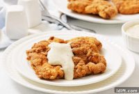Golden Fried Chicken Thighs with Creamy Country Gravy