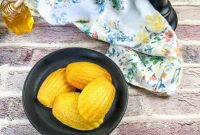 Golden Honey Butter Cornbread Madeleines