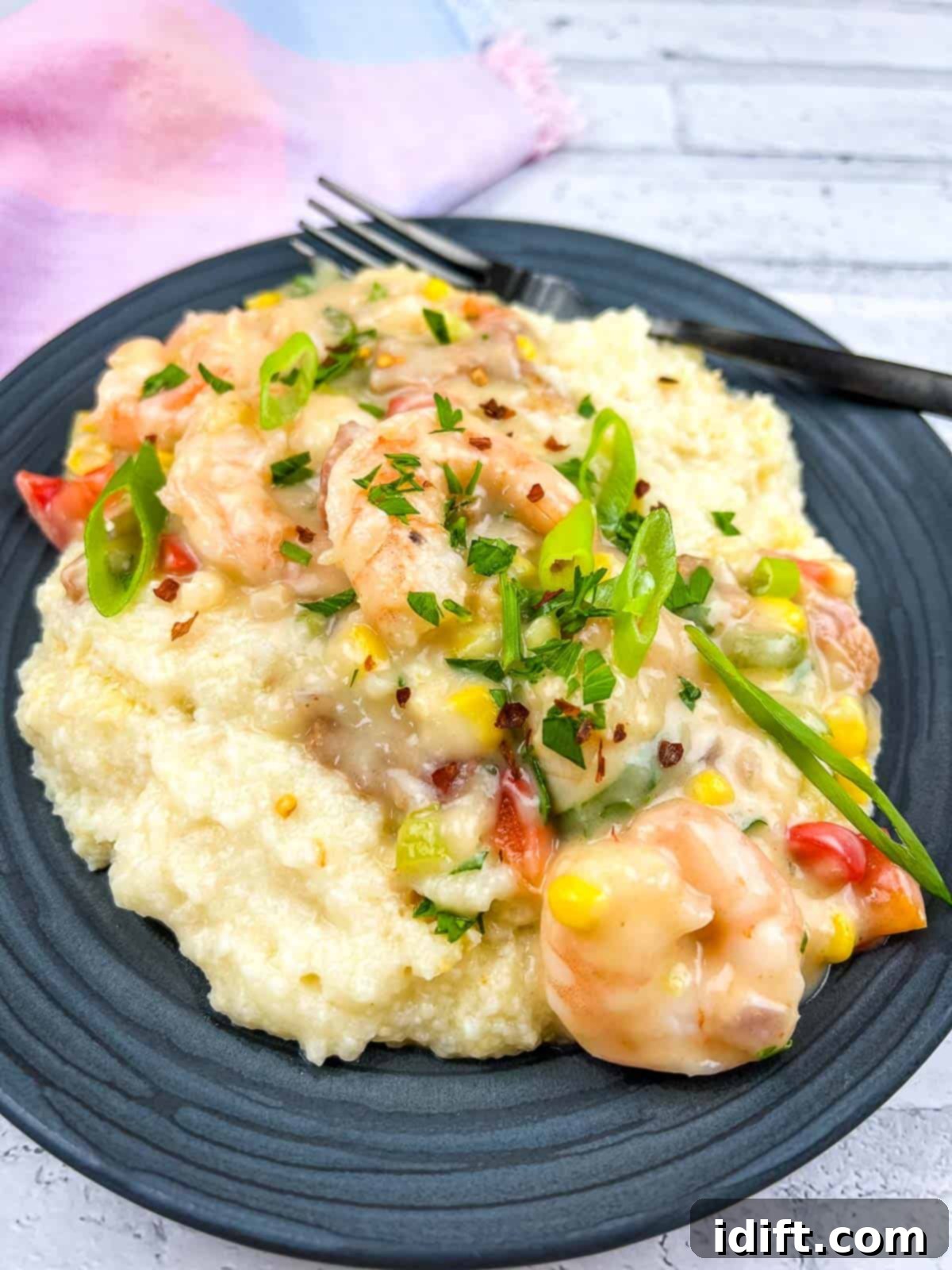 Comforting Baked Shrimp and Grits Casserole 1 featured 44667