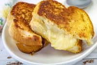 Cheesy Garlic Bread Melt