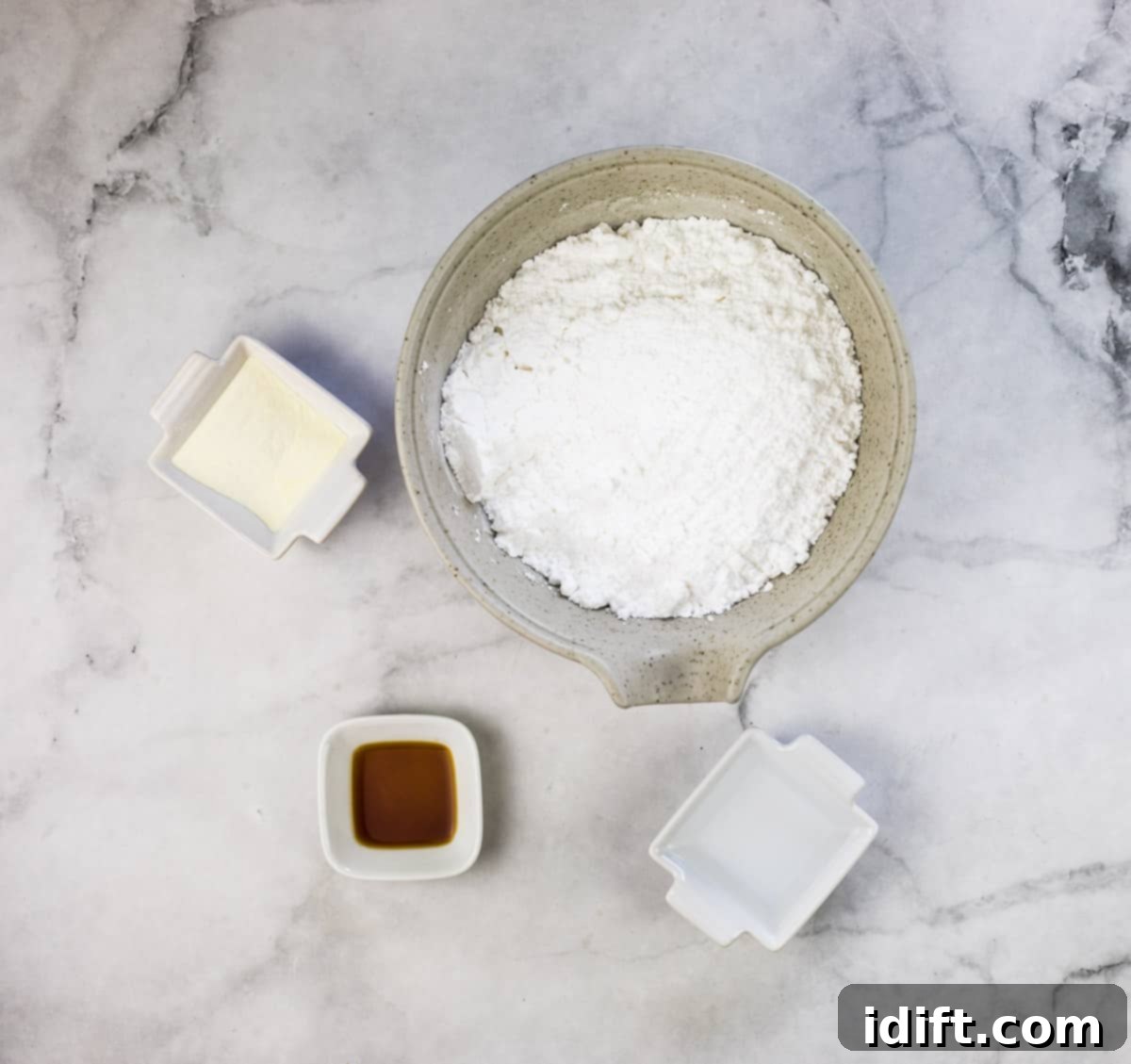 royal icing ingredients, including powdered sugar and meringue powder